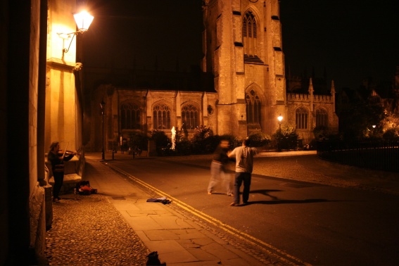 couple dancing replica